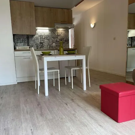 Apartamento 2 Pers Avec Terrasse, Piscine Et Proche Plage, - Fr-1-246-725